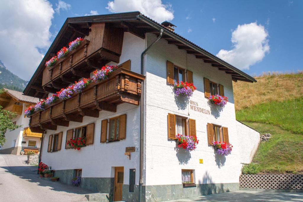 Haus Wendelin Apartment Fulpmes Bagian luar foto